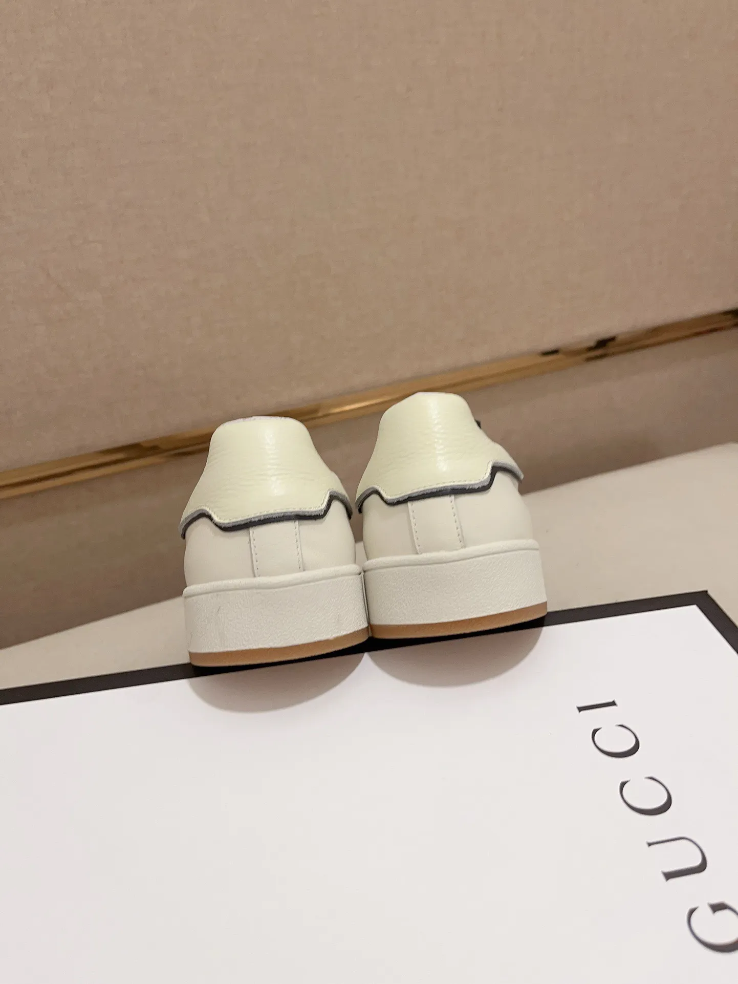 Men's shoes💰 440💰🇮🇹🇮🇹GUCCI(Gucci)🔍🔍new style Available simultaneously at counters, upper 🇮🇹 Italian imported cowhide, fully imported genuine leather lining 💪💪, completely 1⃣️ to 1⃣️ replica 🇮🇹💪💪, ⚠ sole : The original sole is specially provided by the original factory. The exclusive movable molded sole is super comfortable. ⚠Original factory goods, 🔍🔍high quality, you can enter and leave the counter at will, welcome to compare⚠. Code number:38-44